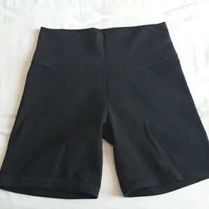 Artizia  Atmosphere 7" black shorts